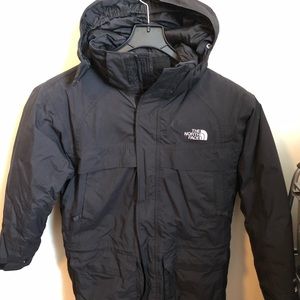 BOYS LARGE NORTH FACE DOWN PARKA!!